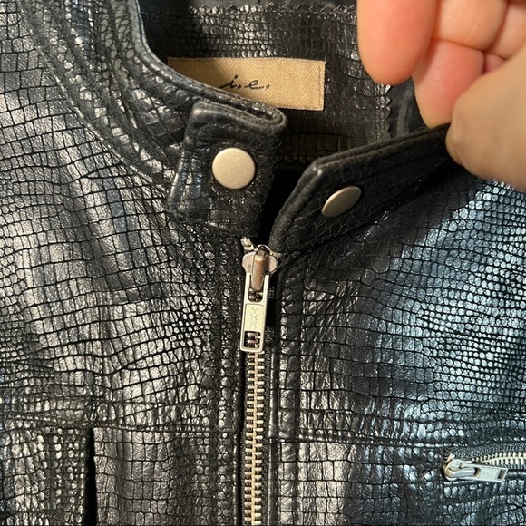 I.E. Black Leather Moto Jacket. Zip front, snap neck, no size tag. EUC see disc - Picture 9 of 10